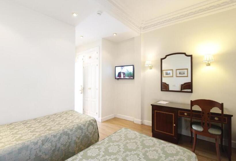 اتاق لوکس با تراس, Rincon De Gran Via