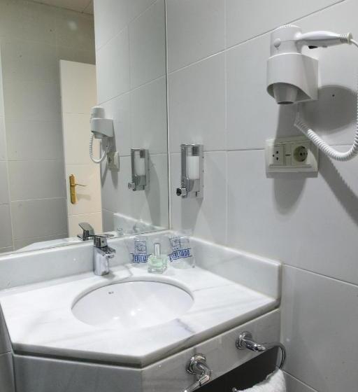 اتاق استاندارد یک نفره, Rincon De Gran Via