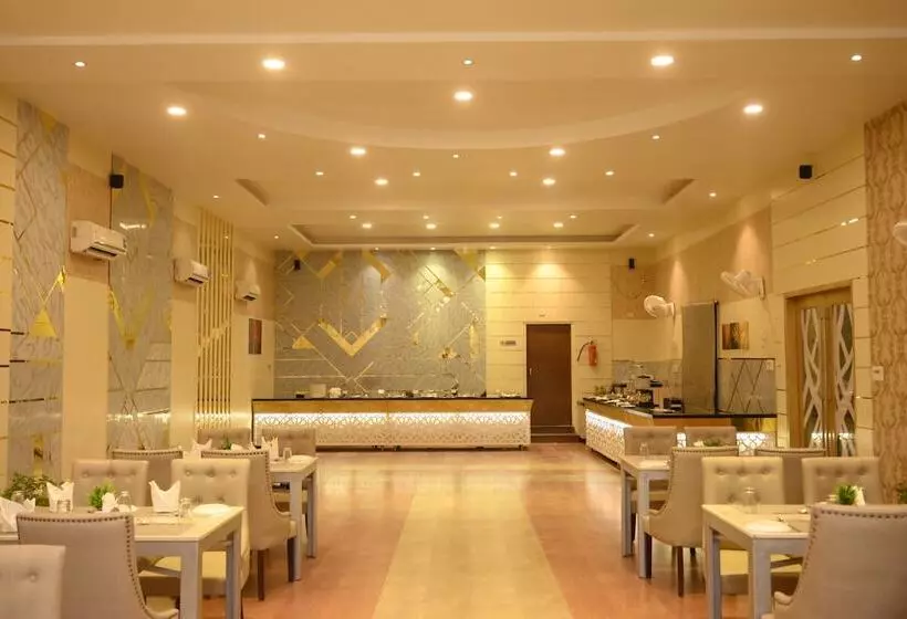 اتاق لوکس, Chirag