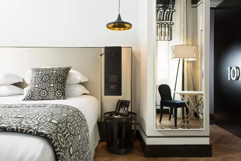 デラックススタジオ, Corso 281 Luxury Suites