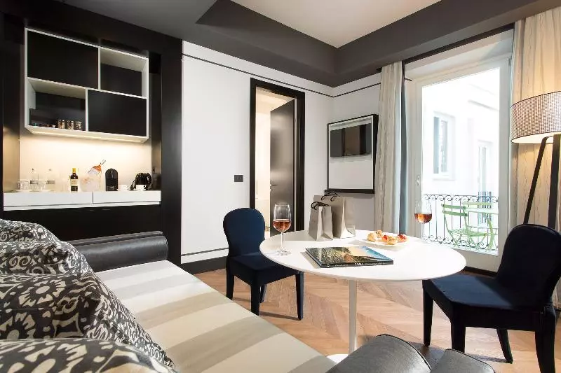 デラックススイート, Corso 281 Luxury Suites