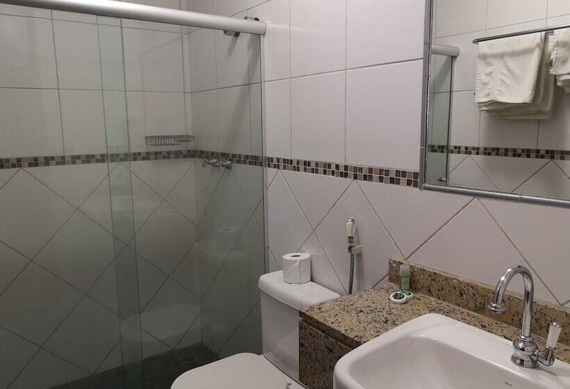 סוויטת ג'וניור, La Dolce Vita