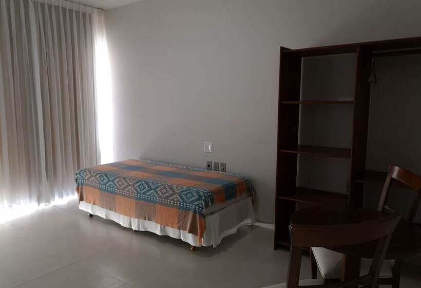 סוויטת ג'וניור, La Dolce Vita