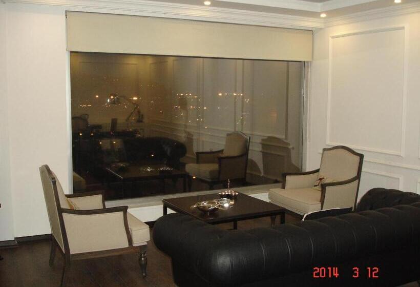 سوییت, North Point