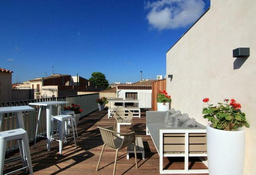 스탠다드 룸, Raval De La Mar