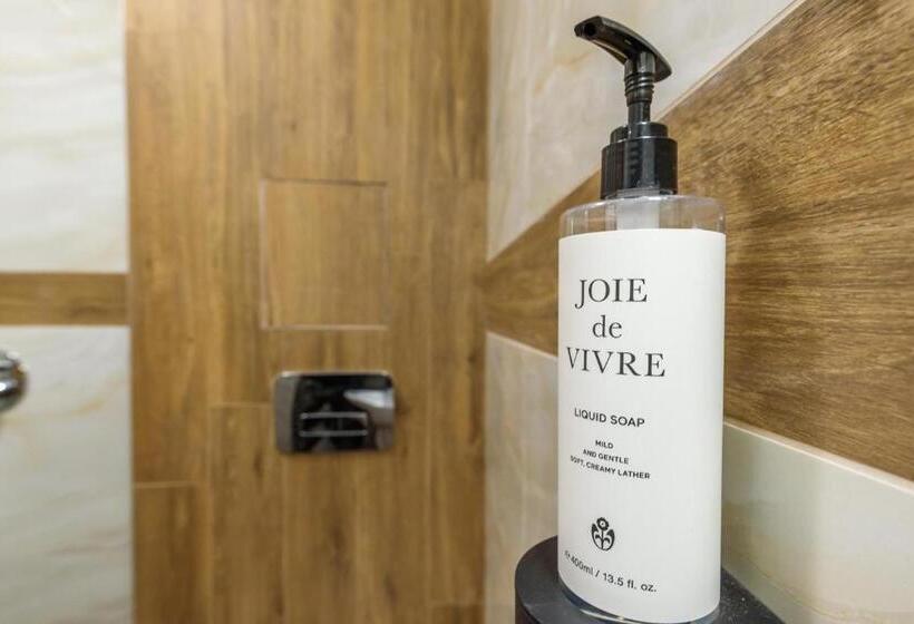 スタンダードスタジオ, St George Ski & Holiday   Half Board & All Inclusive