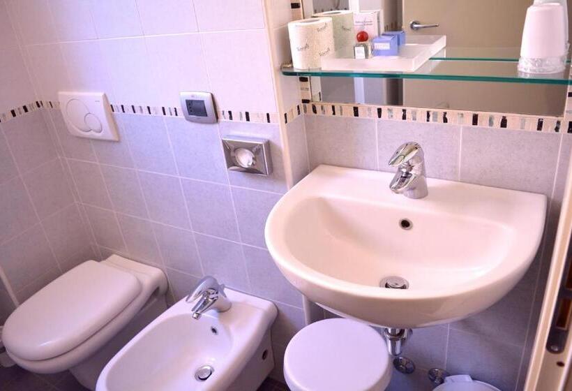 اتاق استاندارد یک نفره, Susa