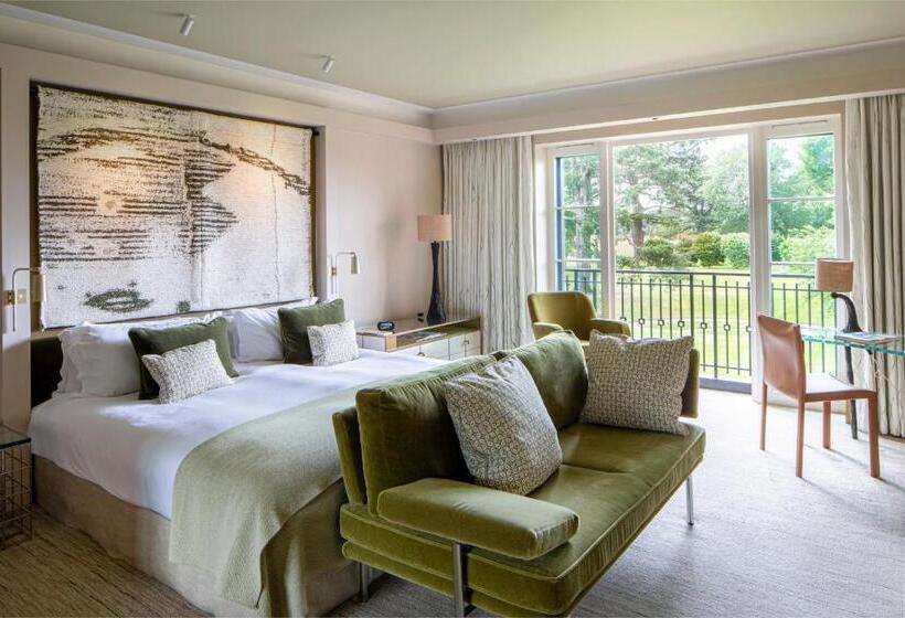 Deluxe Room King Size Bed, The Grove