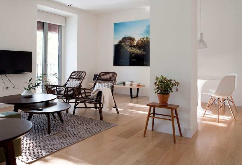 آپارتمان 2 خوابه, 60 Balconies Art