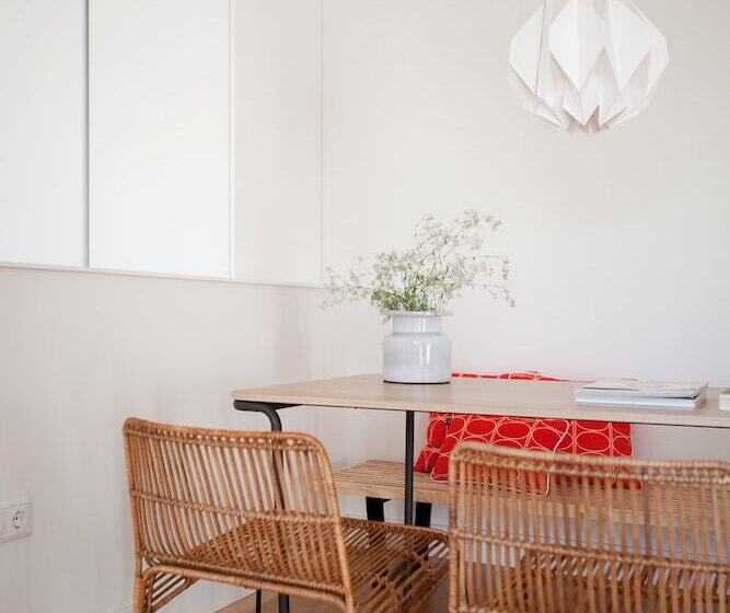 آپارتمان 2 خوابه, 60 Balconies Art