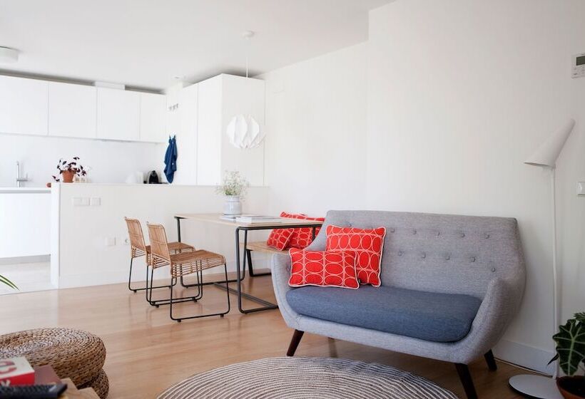 آپارتمان 2 خوابه, 60 Balconies Art