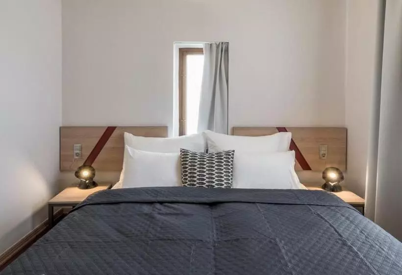 آپارتمان 2 خوابه با بالکن, Art House Apartments By Adrez Living