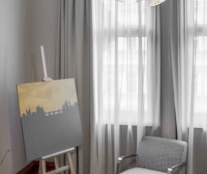 آپارتمان 2 خوابه با بالکن, Art House Apartments By Adrez Living