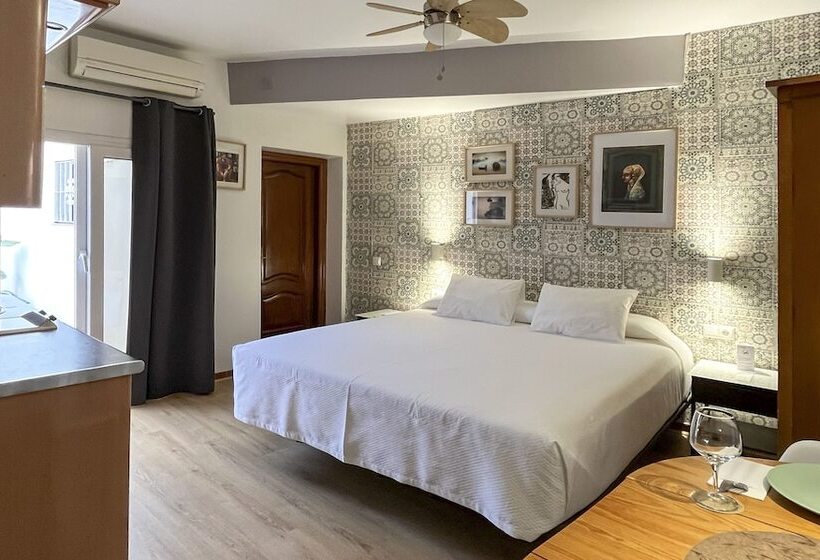 스탠다드 스튜디오, Beatriz Charming Hostal