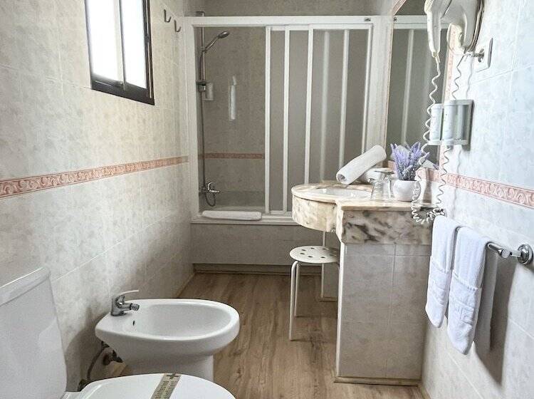 스탠다드 스튜디오 바다 전망, Beatriz Charming Hostal