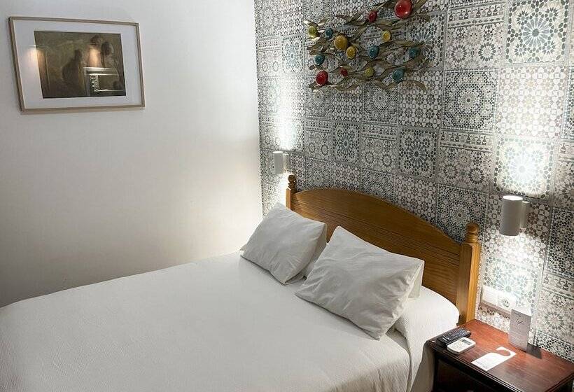 이코노미 스튜디오, Beatriz Charming Hostal