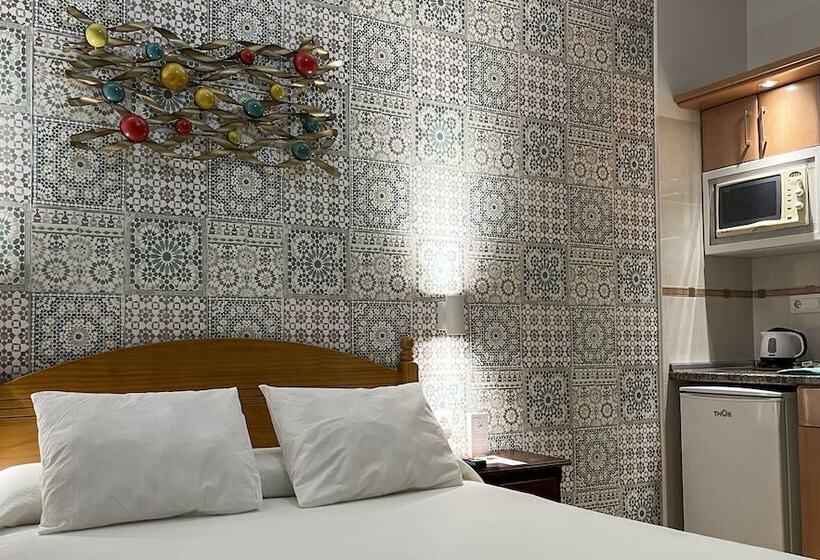 이코노미 스튜디오, Beatriz Charming Hostal