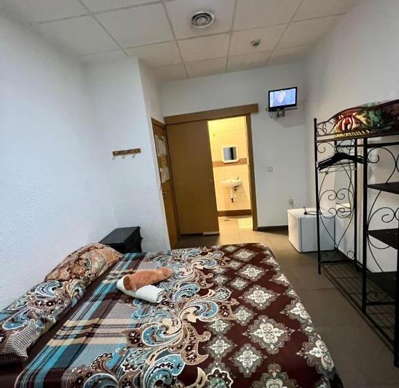 スタンダードルーム, Hostal Milan