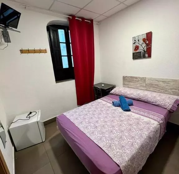 اتاق استاندارد, Hostal Milan