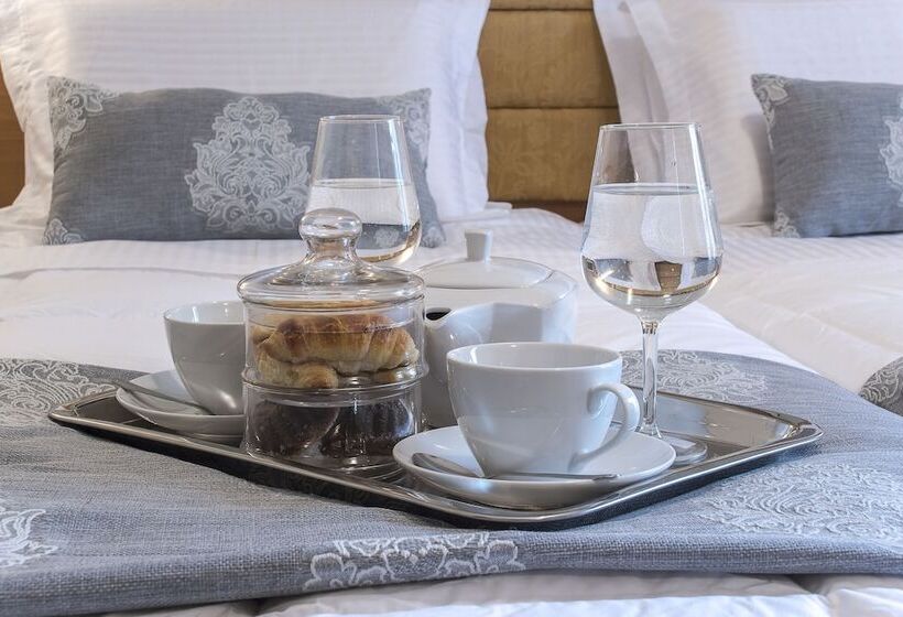 חדר סטנדרט, Ares Athens