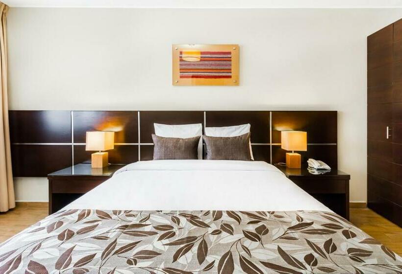 غرفة قياسية, El Tambo 2