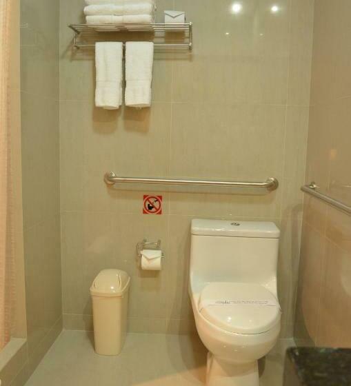 غرفة قياسية, El Tambo 2