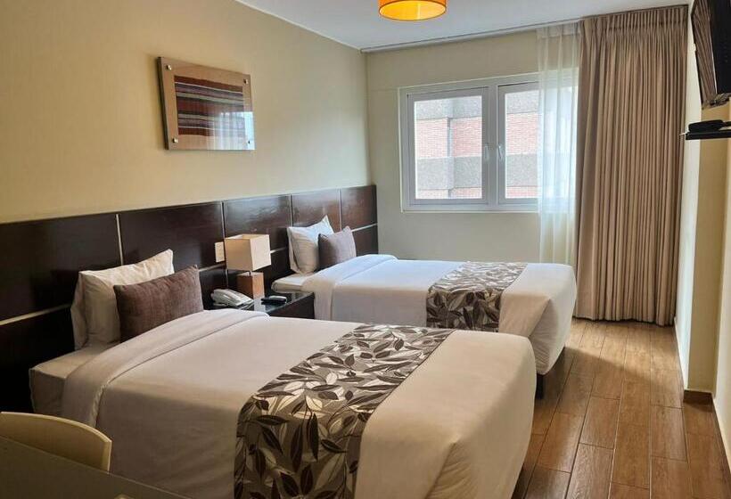 غرفة قياسية, El Tambo 2