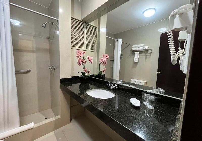 غرفة قياسية, El Tambo 2