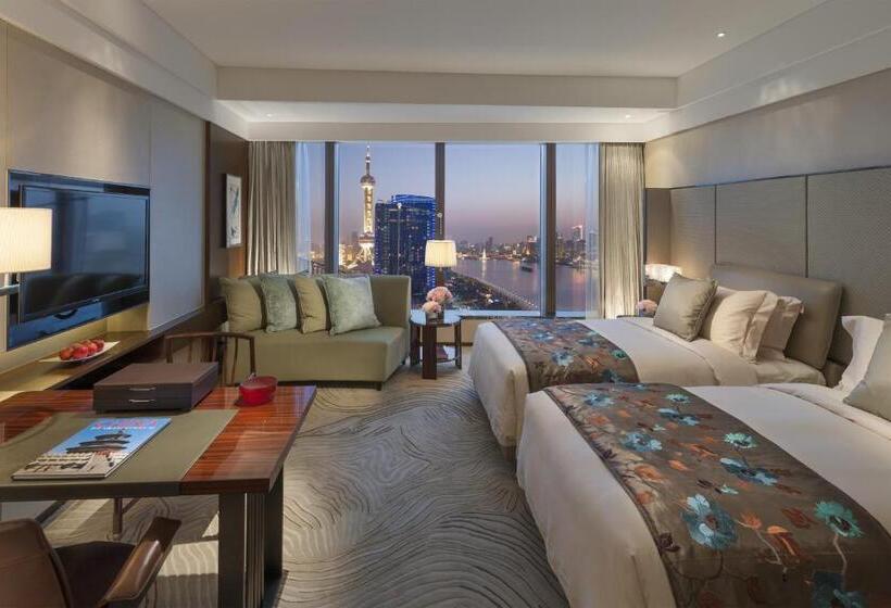 Club Room King Bed, Mandarin Oriental Pudong, Shanghai