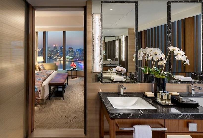 سوئیت با چشم‌انداز رودخانه, Mandarin Oriental Pudong, Shanghai