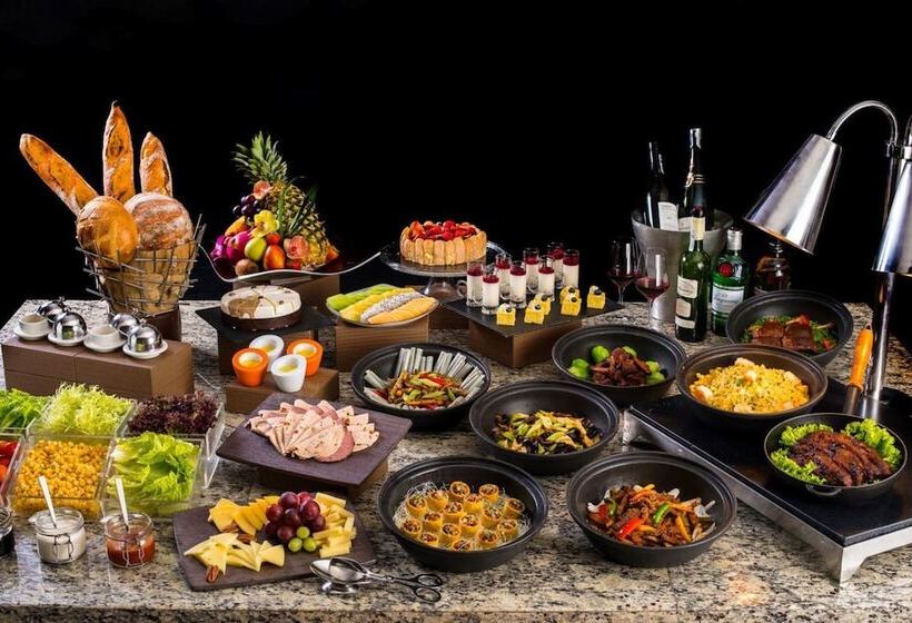 Nehir Manzaralı Süit, Mandarin Oriental Pudong, Shanghai