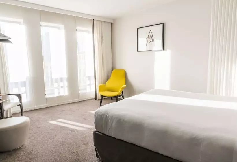 Chambre Deluxe Vue Piscine, Molitor Hôtel & Spa Paris   Mgallery Collection
