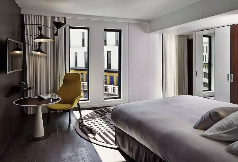 Chambre Deluxe Vue Piscine, Molitor Hôtel & Spa Paris   Mgallery Collection