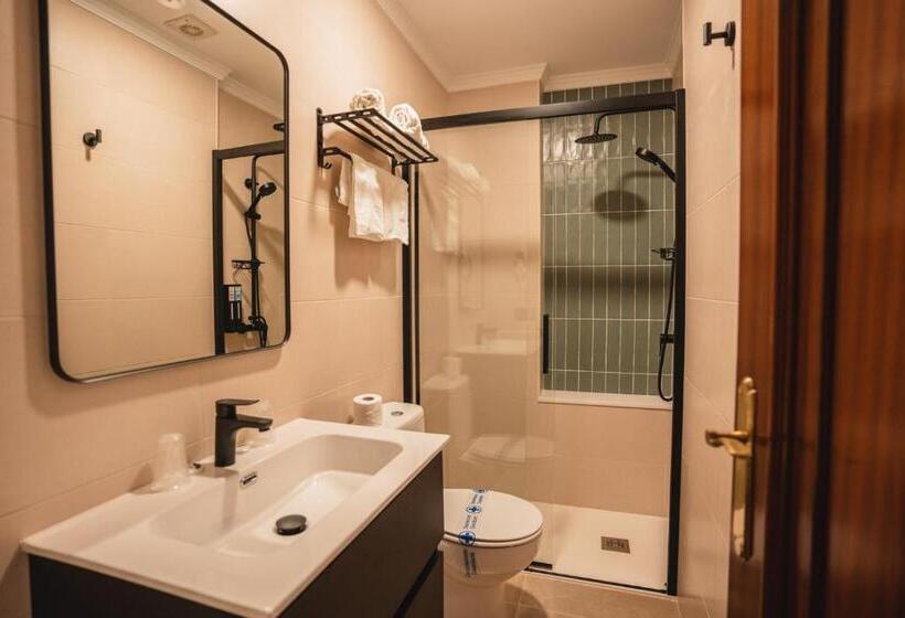 标准单人间, Xunqueira