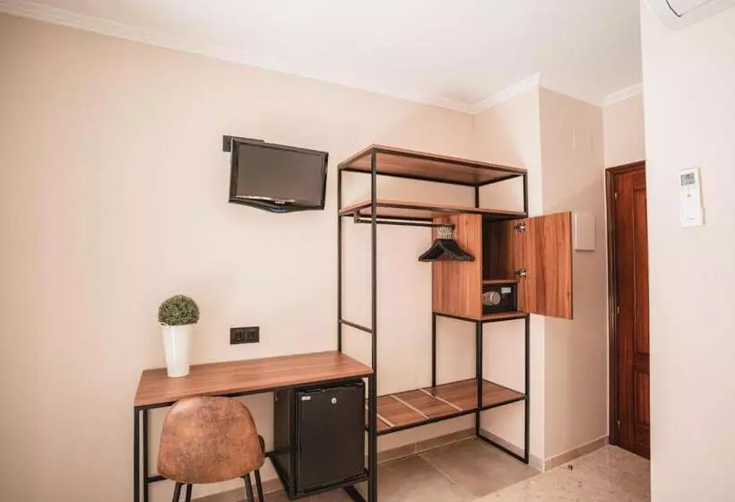 اتاق استاندارد یک نفره, Xunqueira