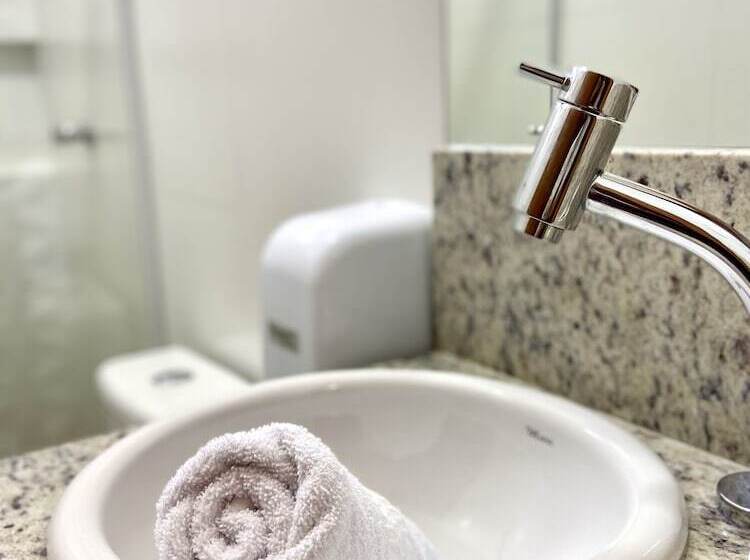 스탠다드 트리플 룸, Porto Salvador