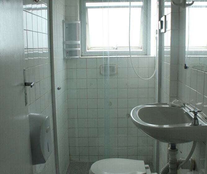 이코노미 룸, Porto Salvador