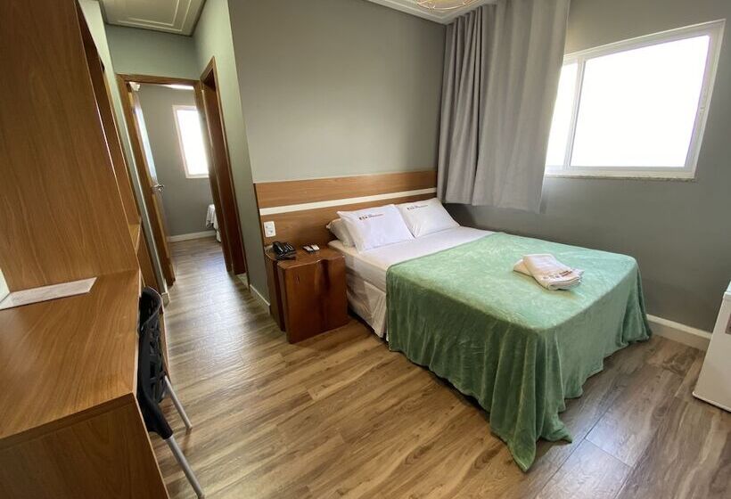 스탠다드 트리플 룸, Porto Salvador