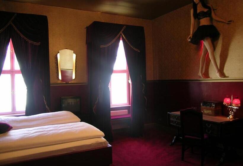 اتاق راحتی, Arte Luise Kunsthotel