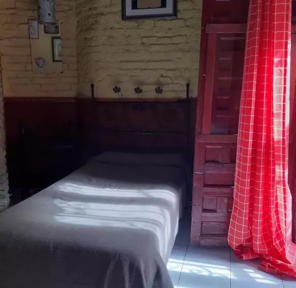 Standard Yhden Hengen Huone Jaettu Kylpyhuone, Pension Vergara , Sevilla
