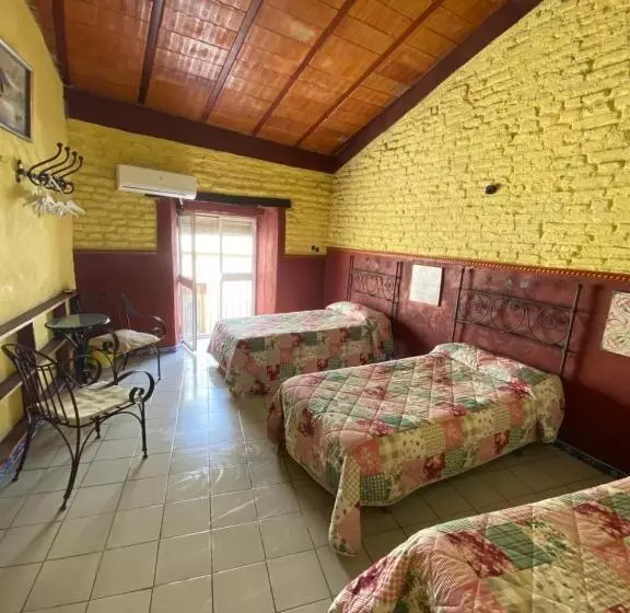 Standard Kolmen Hengen Huone Jaettu kylpyhuone, Pension Vergara , Sevilla