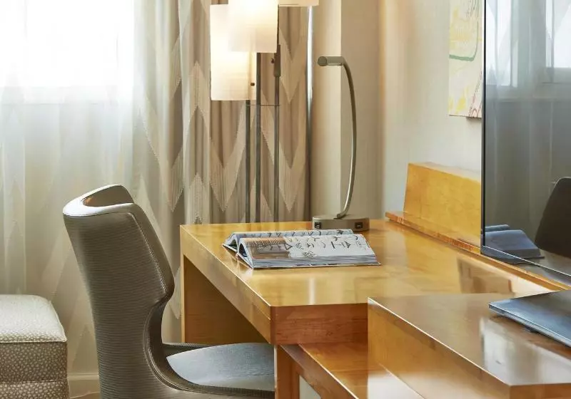 キングサイズベッドのスタンダードルーム, Baymont Inn & Suites By Wyndham Glen Rose