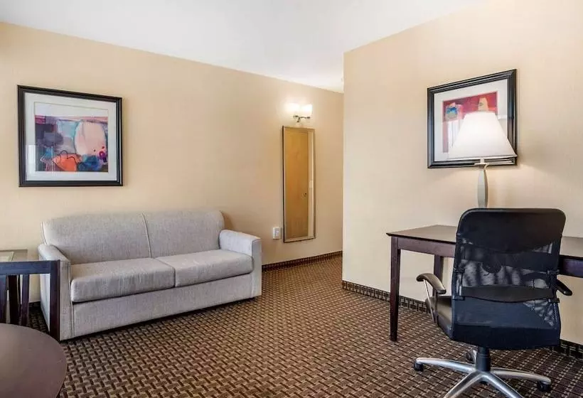 スイート, Best Western Plus Philadelphia Airport South At Widener University
