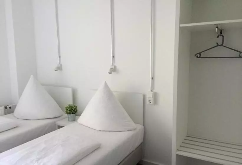 اتاق استاندارد با سرویس بهداشتی مشترک, Bnb Near Brandenburg Gate   Rooms & Apartments