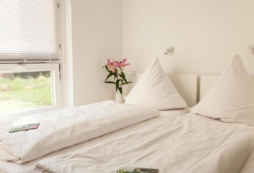 اتاق استاندارد با سرویس بهداشتی مشترک, Bnb Near Brandenburg Gate Rooms & Apartments