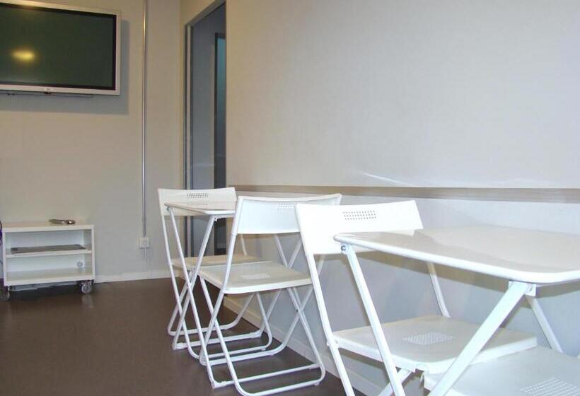 اتاق استاندارد سه تخته با سرویس بهداشتی مشترک, Bnb Near Brandenburg Gate Rooms & Apartments