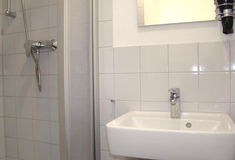 اتاق خانوادگی با سرویس بهداشتی مشترک, Bnb Near Brandenburg Gate Rooms & Apartments