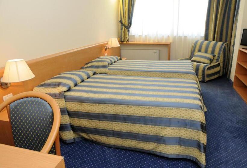 스탠다드 룸, Continental Brescia