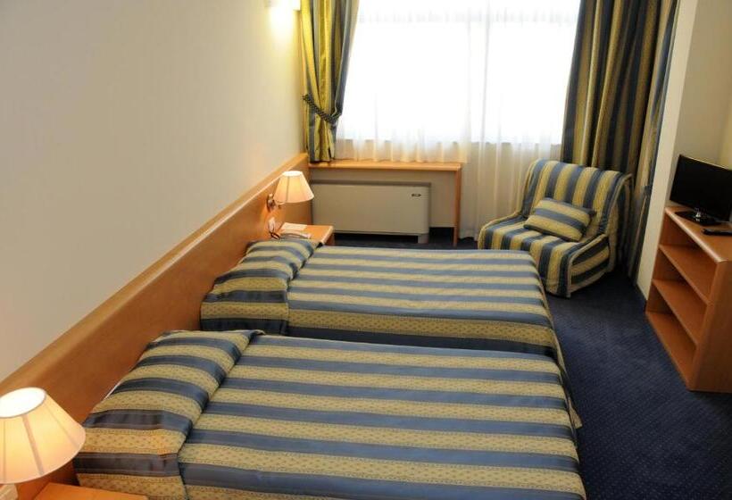 스탠다드 룸, Continental Brescia