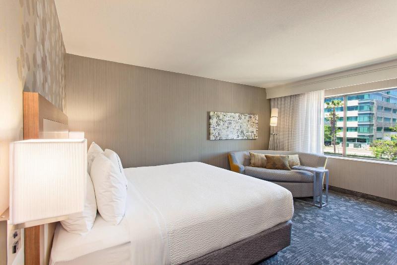 غرفة قياسية سرير كينج, Courtyard San Diego Central
